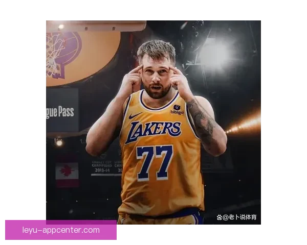 东契奇强势突破突发腿筋伤情离场治疗球队前景引关注 东契奇强势突破突发腿筋伤情离场治疗球队前景引关注